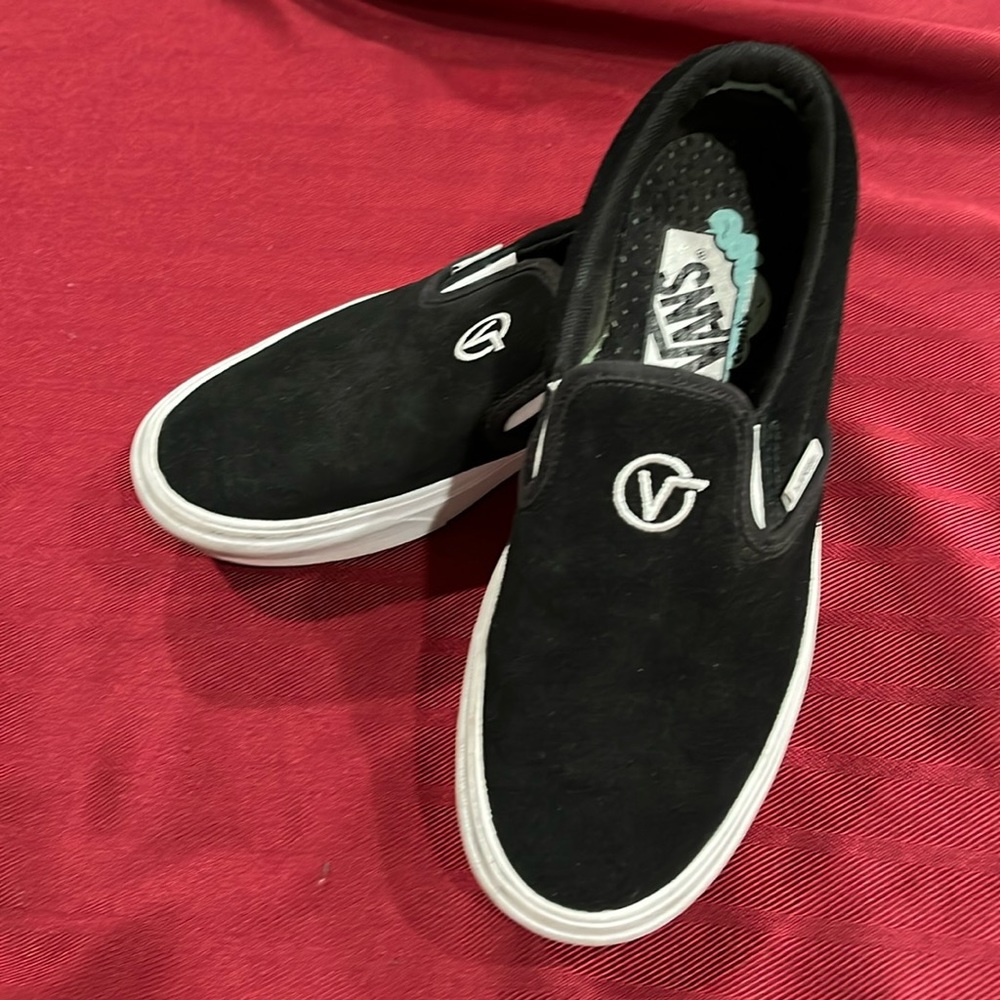 Van - Picture 1 of 1